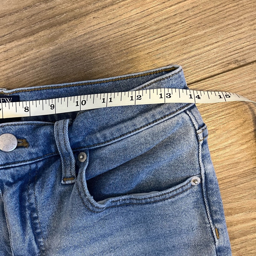 J. Crew Essential Straight-Leg Medium Wash Mid-High Rise Jeans Women’s 27 - Picture 9 of 11